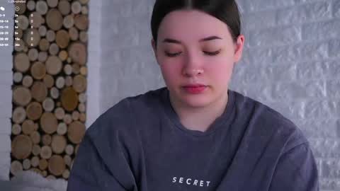 Snapshot of maidabuoy chatting on 06-06-26, 03:22 Lucy online show from 06-06-26, 03:22