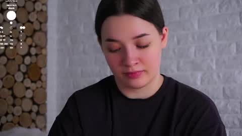 Snapshot of maidabuoy chatting on 06-12-26, 02:32 Lucy online show from 06-12-26, 02:32