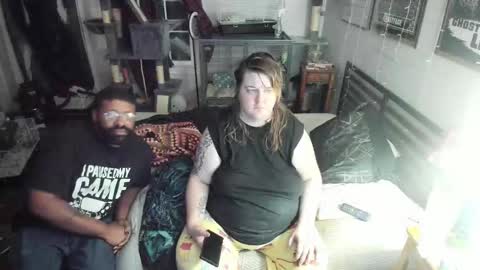 Snapshot of maidensaigexo chatting on 10-20-25, 05:41 Alyx online show from 10-20-25, 05:41