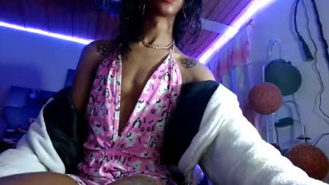 Snapshot of maidi_hot chatting on 09-27-25, 10:31 Bella Maidi online show from 09-27-25, 10:31