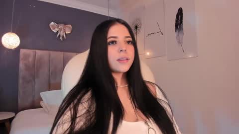 Snapshot of maiiitee_ chatting on 12-21-24, 06:02  Mait  online show from 12-21-24, 06:02