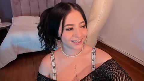 Snapshot of maiiitee_ chatting on 12-24-24, 03:16  Mait  online show from 12-24-24, 03:16
