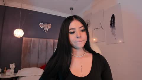 Snapshot of maiiitee_ chatting on 01-22-25, 07:45  Mait  online show from 01-22-25, 07:45