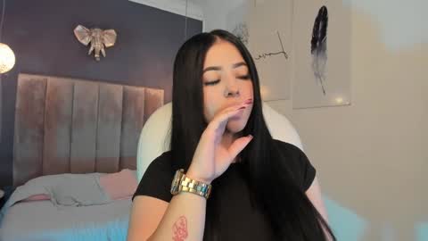 Snapshot of maiiitee_ chatting on 03-09-25, 02:54  Mait  online show from 03-09-25, 02:54