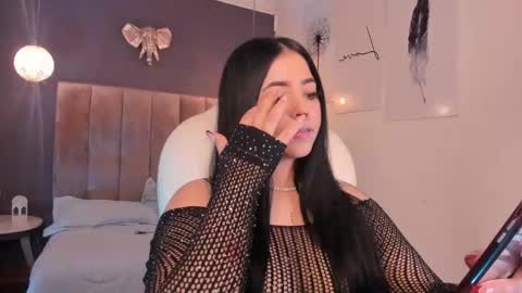 Snapshot of maiiitee_ chatting on 03-12-25, 04:24  Mait  online show from 03-12-25, 04:24