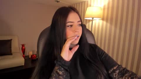 Snapshot of maiiitee_ chatting on 10-11-25, 03:32  Mait  online show from 10-11-25, 03:32