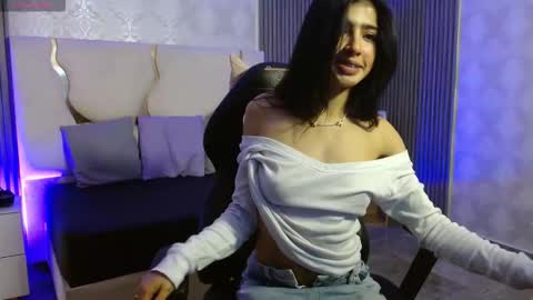 maiily_tay online show from 11-10-25, 12:15