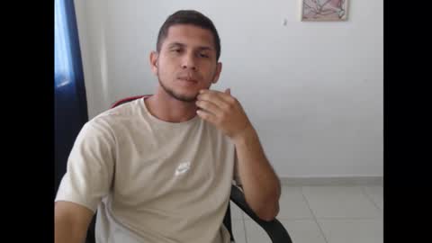 Snapshot of maik_135 chatting on 09-11-25, 11:54 maicol online show from 09-11-25, 11:54