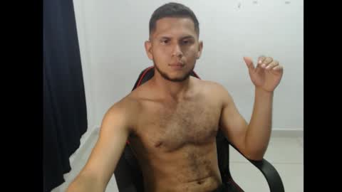 Snapshot of maik_135 chatting on 09-21-25, 01:40 maicol online show from 09-21-25, 01:40