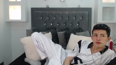 Maik Carver online show from 01-25-25, 04:13