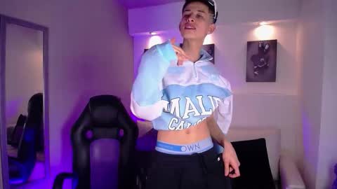 Maik Carver online show from 01-08-26, 05:43