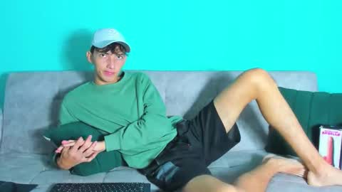 Snapshot of maikol_ortizz chatting on 10-27-25, 12:42 Maikol online show from 10-27-25, 12:42