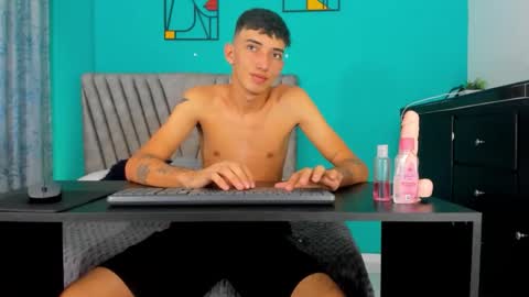 Maikol online show from 04-10-26, 01:05