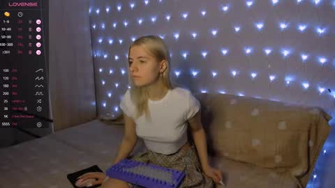 Snapshot of mailin_harrington chatting on 01-21-25, 02:22 Your kitty online show from 01-21-25, 02:22