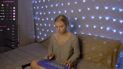 Snapshot of mailin_harrington chatting on 01-22-25, 03:29 Your kitty online show from 01-22-25, 03:29