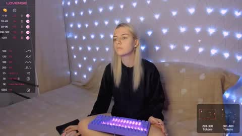 Snapshot of mailin_harrington chatting on 02-22-25, 03:47 Your kitty online show from 02-22-25, 03:47