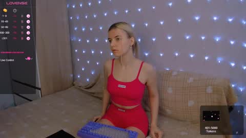 Snapshot of mailin_harrington chatting on 03-04-25, 03:11 Your kitty online show from 03-04-25, 03:11