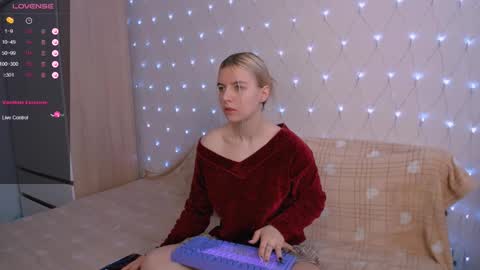 Snapshot of mailin_harrington chatting on 03-08-25, 02:55 Your kitty online show from 03-08-25, 02:55