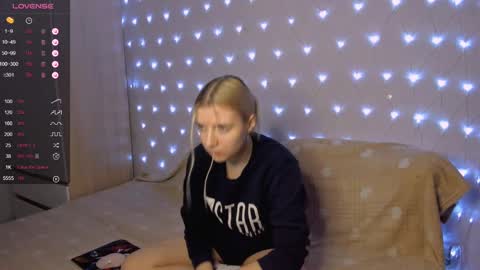 Snapshot of mailin_harrington chatting on 03-08-25, 03:45 Your kitty online show from 03-08-25, 03:45