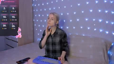 Snapshot of mailin_harrington chatting on 09-13-25, 03:45 Your kitty online show from 09-13-25, 03:45