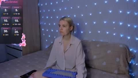 Snapshot of mailin_harrington chatting on 09-30-25, 03:28 Your kitty online show from 09-30-25, 03:28