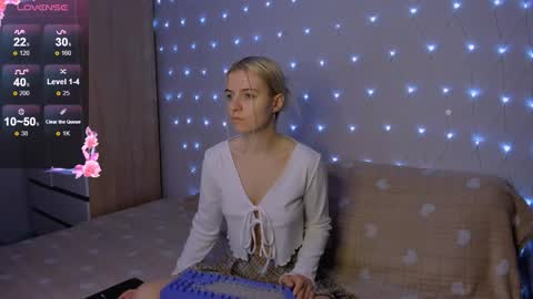 Snapshot of mailin_harrington chatting on 10-07-25, 03:31 Your kitty online show from 10-07-25, 03:31