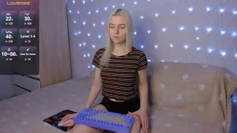 Snapshot of mailin_harrington chatting on 05-03-26, 03:29 Your kitty online show from 05-03-26, 03:29
