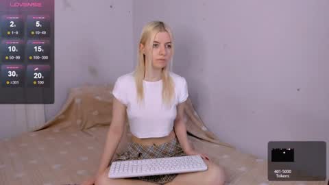 Snapshot of mailin_harrington chatting on 07-31-26, 03:39 Your kitty online show from 07-31-26, 03:39