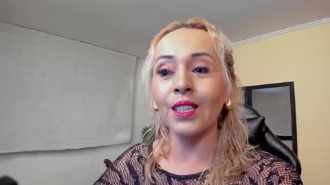 Carolina Barrantes Munera online show from 09-12-25, 11:21