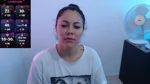 Snapshot of mailywindsor chatting on 01-12-25, 01:37 Maily online show from 01-12-25, 01:37