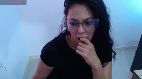 Snapshot of mailywindsor chatting on 01-24-25, 03:13 Maily online show from 01-24-25, 03:13