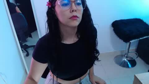 Snapshot of mailywindsor chatting on 03-04-25, 09:00 Maily online show from 03-04-25, 09:00