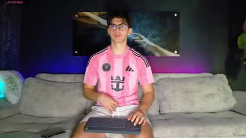 Snapshot of maisonbastian chatting on 05-30-26, 03:53 Bastian Arslan online show from 05-30-26, 03:53