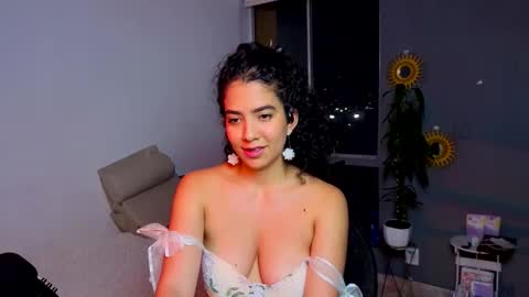 Snapshot of maithe_perroni chatting on 02-06-26, 12:26 Lauu online show from 02-06-26, 12:26