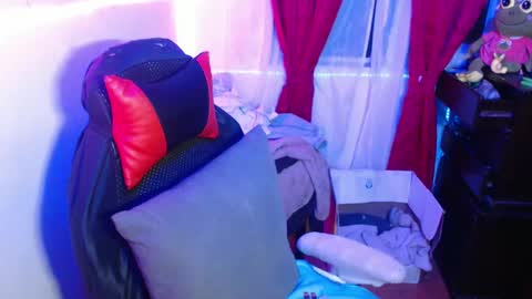 Hello friends Im on another account    online show from 01-29-25, 01:58