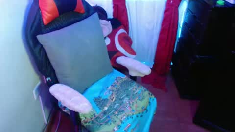 Hello friends Im on another account    online show from 02-09-25, 06:54