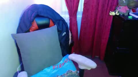 Hello friends Im on another account    online show from 02-14-25, 10:49