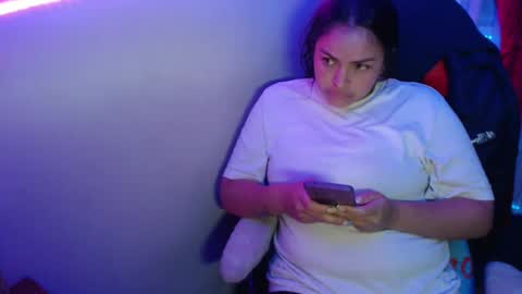 Hello friends Im on another account    online show from 02-19-25, 01:08