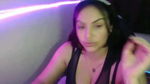 Hello friends Im on another account    online show from 03-03-25, 01:31