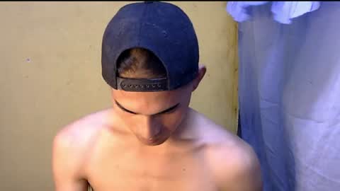 Snapshot of majestic_anne chatting on 06-11-26, 12:43 Annalyn online show from 06-11-26, 12:43