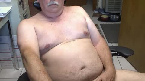Snapshot of majormike34 chatting on 04-19-26, 08:55 majormike34 online show from 04-19-26, 08:55