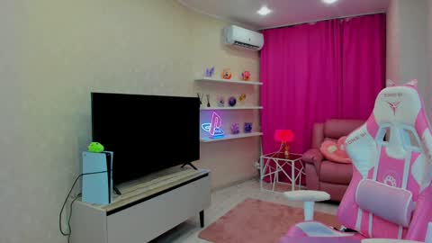 Chloe online show from 04-11-26, 07:45