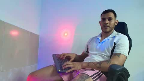 Snapshot of make_manson chatting on 10-07-25, 01:14 Make online show from 10-07-25, 01:14