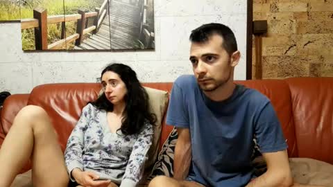 Snapshot of make_me_feel chatting on 04-19-26, 07:05 Lena Ian online show from 04-19-26, 07:05