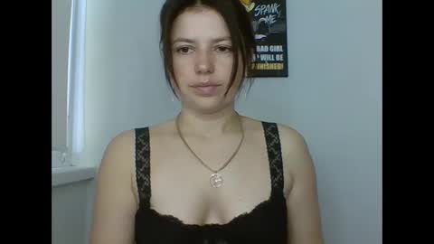 make_mesmile online show from 05-19-26, 06:42
