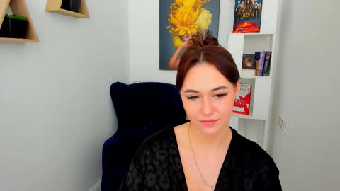 Snapshot of makeyouehappy chatting on 11-24-25, 10:42 makeyouehappy online show from 11-24-25, 10:42