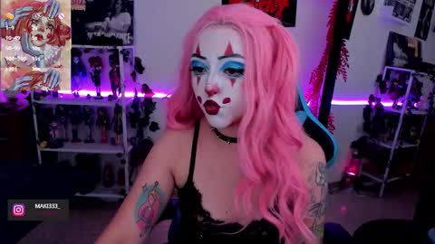 Snapshot of makii_33 chatting on 09-25-25, 10:13 ...  ... online show from 09-25-25, 10:13