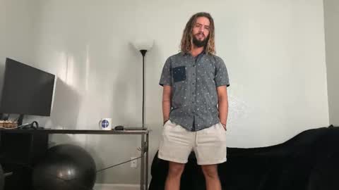 Snapshot of makingmoans chatting on 11-29-25, 12:52 Mack Makingmoans Twitter online show from 11-29-25, 12:52