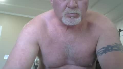 Snapshot of makinit0808 chatting on 05-20-26, 04:35 makinit0808 online show from 05-20-26, 04:35