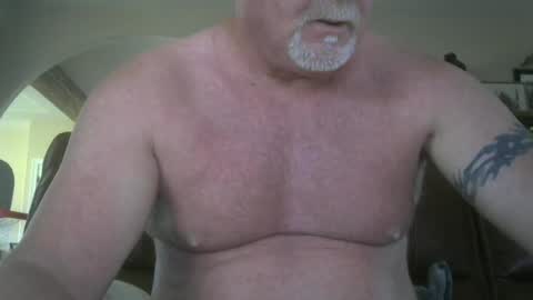 Snapshot of makinit0808 chatting on 06-12-26, 02:38 makinit0808 online show from 06-12-26, 02:38